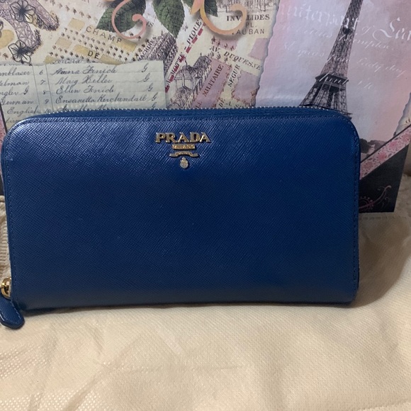 Long Zippy Prada Wallet - Picture 1 of 8